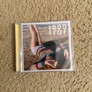 1989 Taylor’s Version Yellow CD